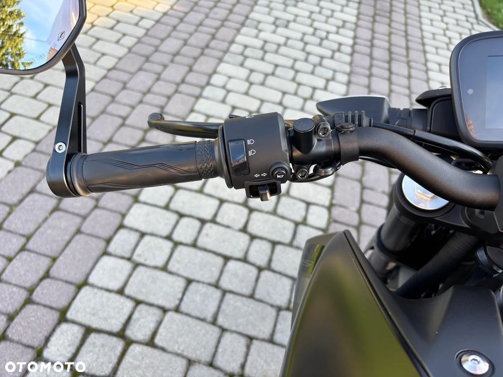 Yamaha MT - 12