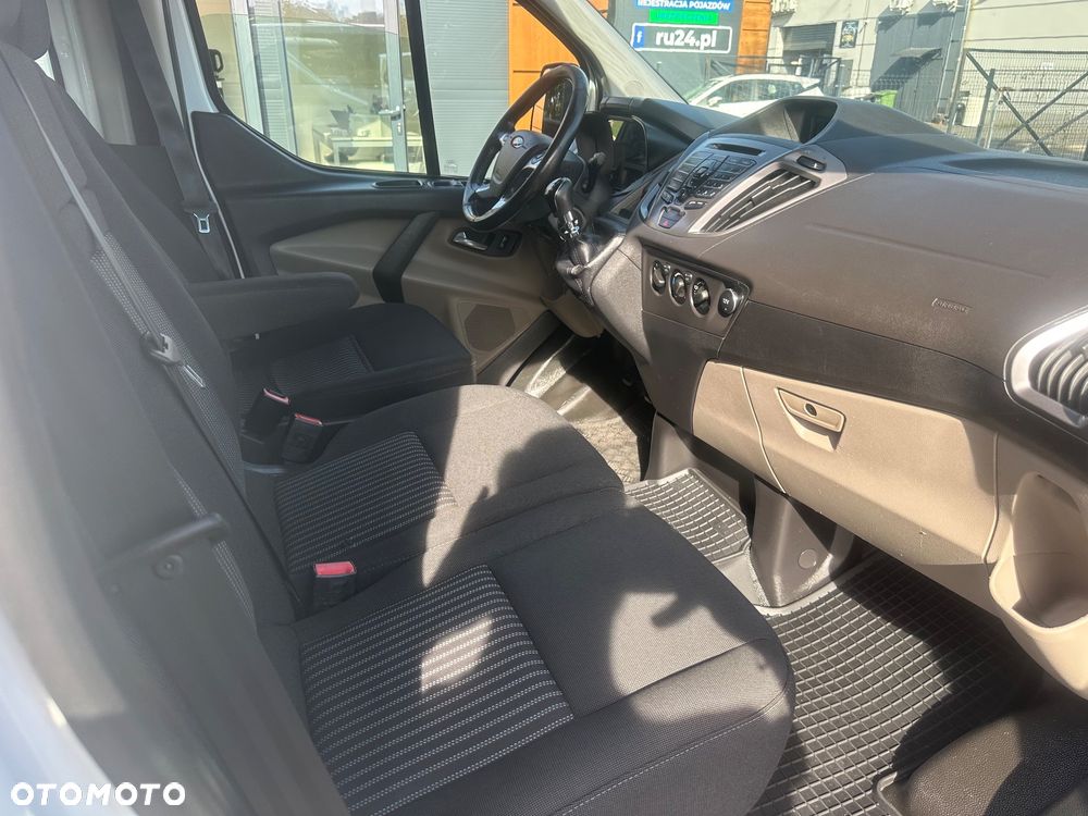 Ford Transit Custom 2.0 130ps 2017/18 6oso. L2 Klima kamera tempomat - 17