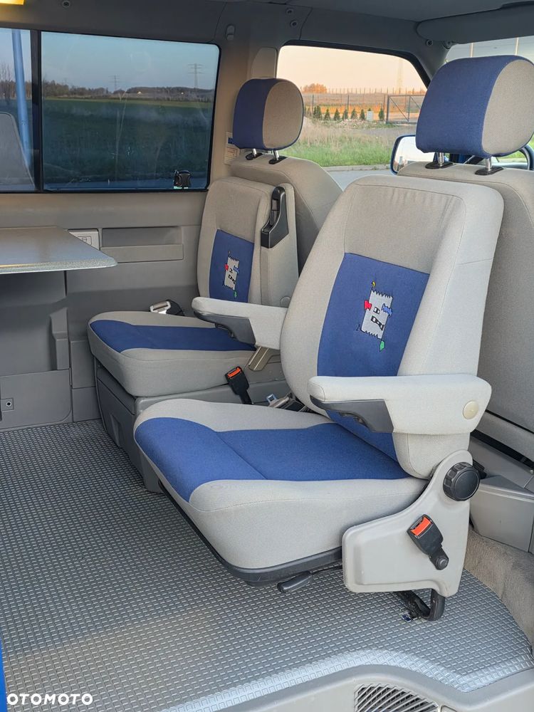 Volkswagen Multivan - 11
