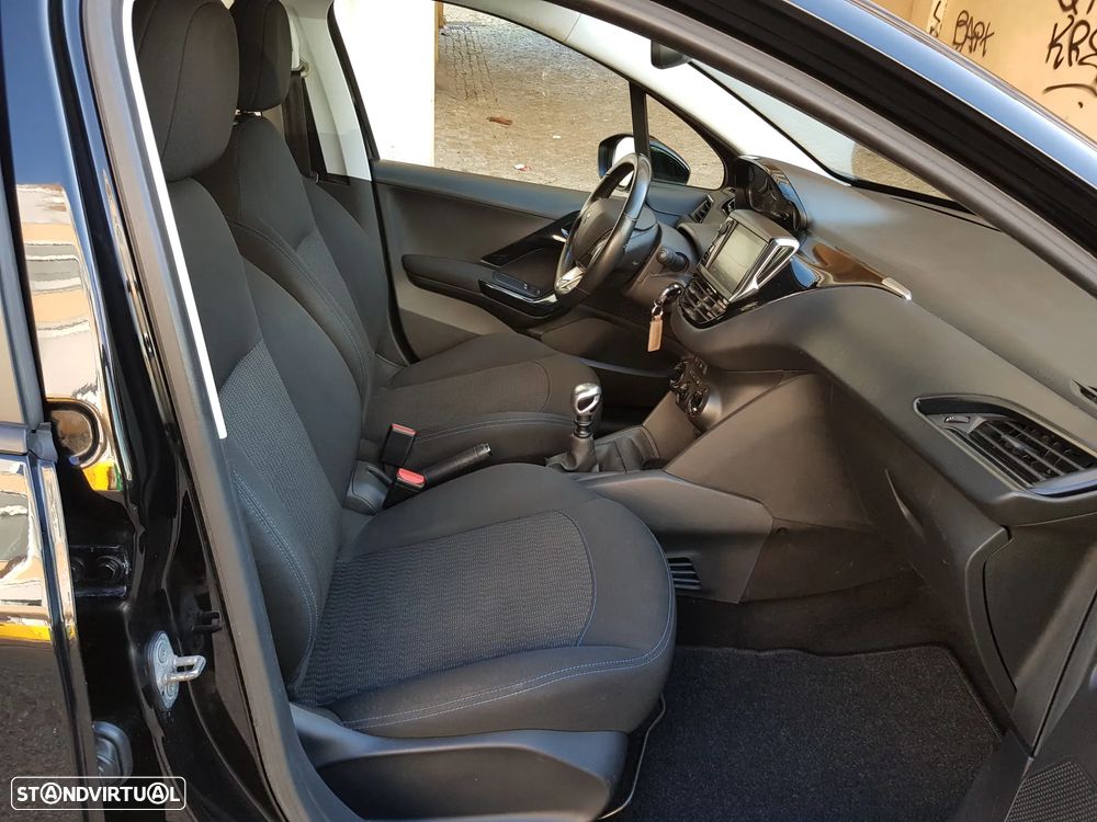 Peugeot 208 1.5 BlueHDi Signature - 36