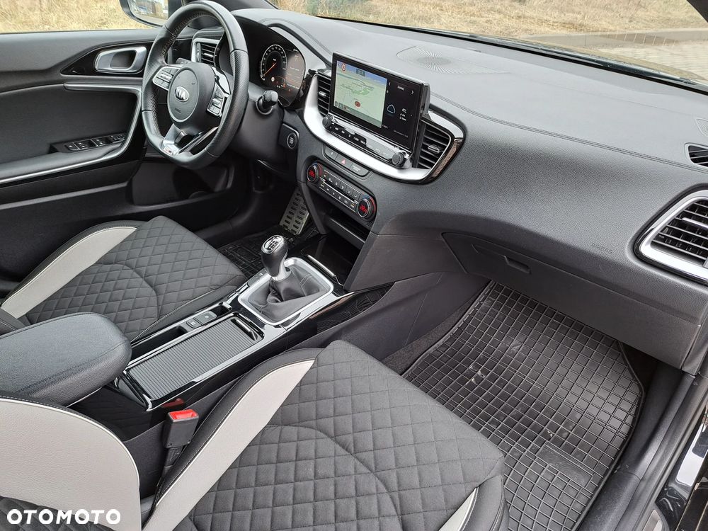 Kia ProCeed 1.5 T-GDI GT Line - 21