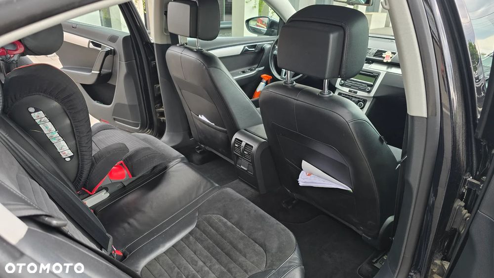 Volkswagen Passat 2.0 TDI 4Mot Highline DSG - 9