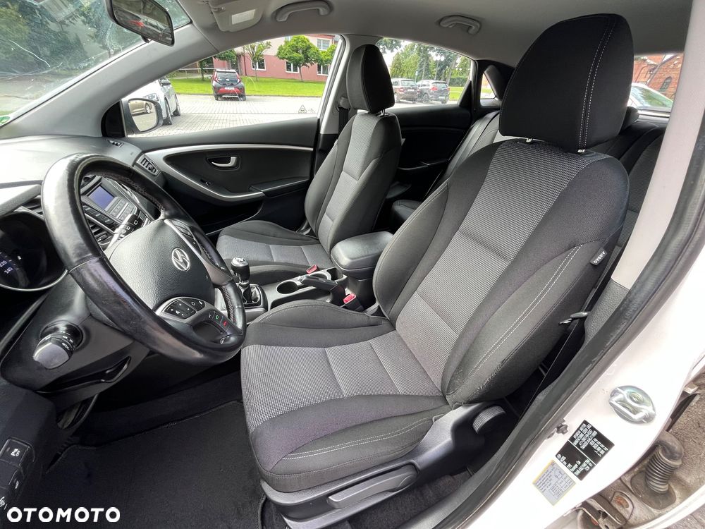 Hyundai i30 blue 1.4 Classic - 17