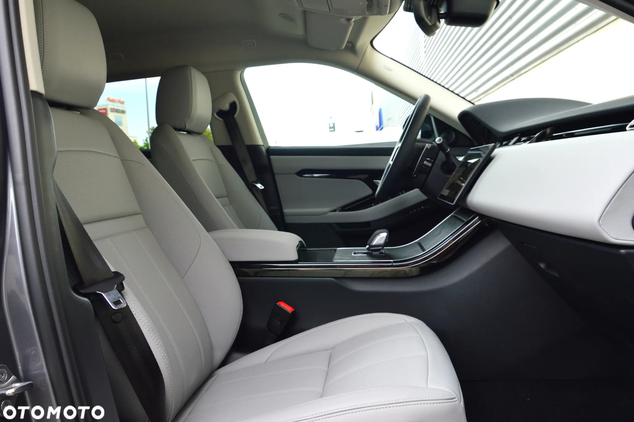 Land Rover Range Rover Evoque - 17