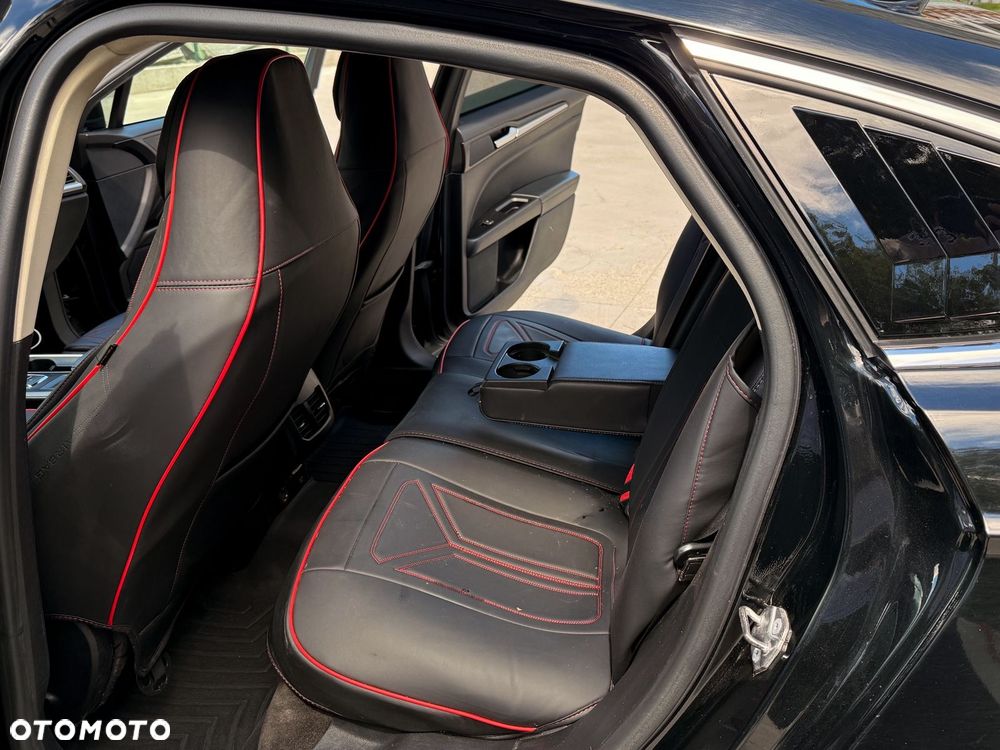 Ford Fusion - 15