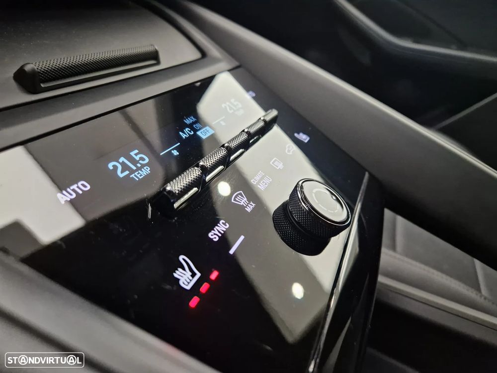 Porsche Macan Electric 4 - 21