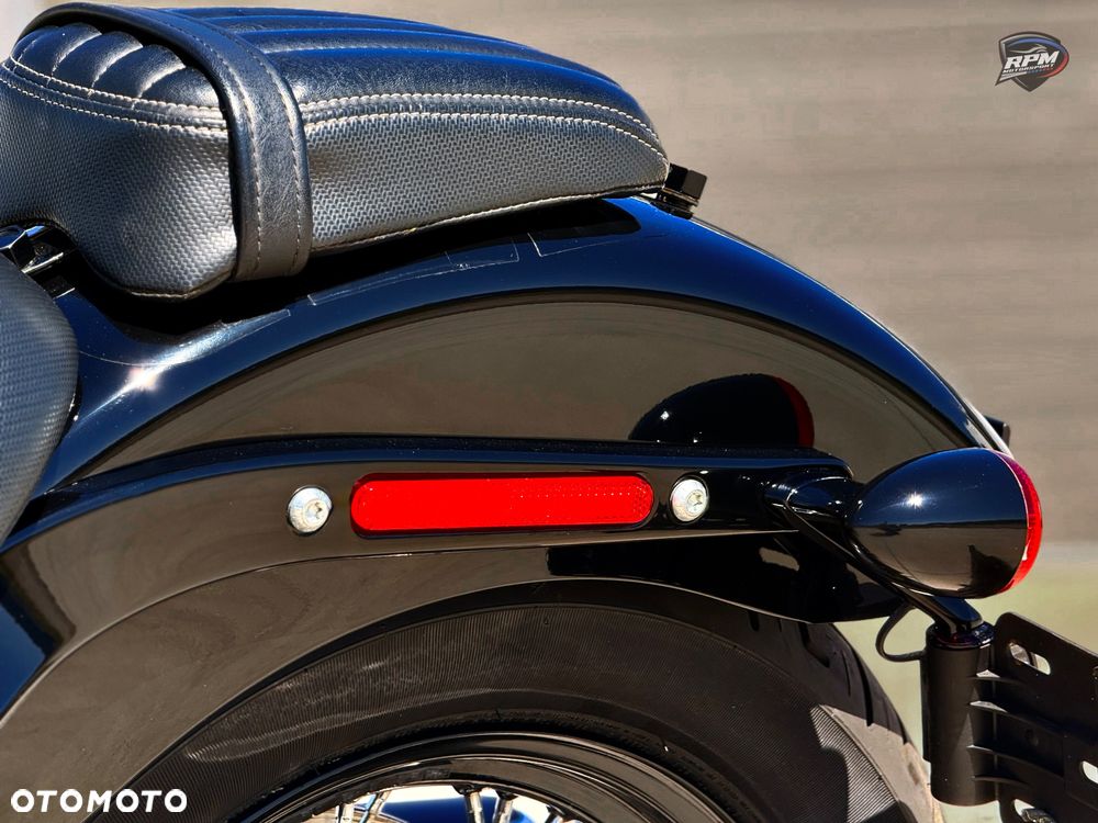 Harley-Davidson Softail Street Bob - 34