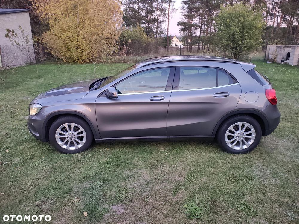 Mercedes-Benz GLA 200 - 17