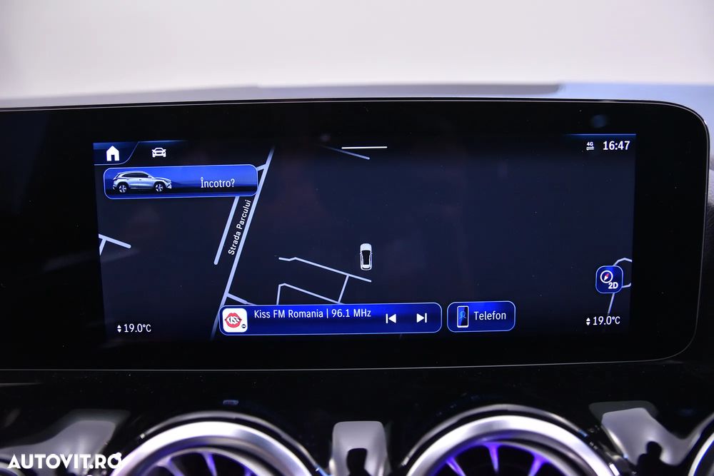 Mercedes-Benz GLA - 24