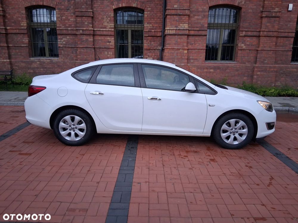 Opel Astra 1.6 Business EU6 - 21