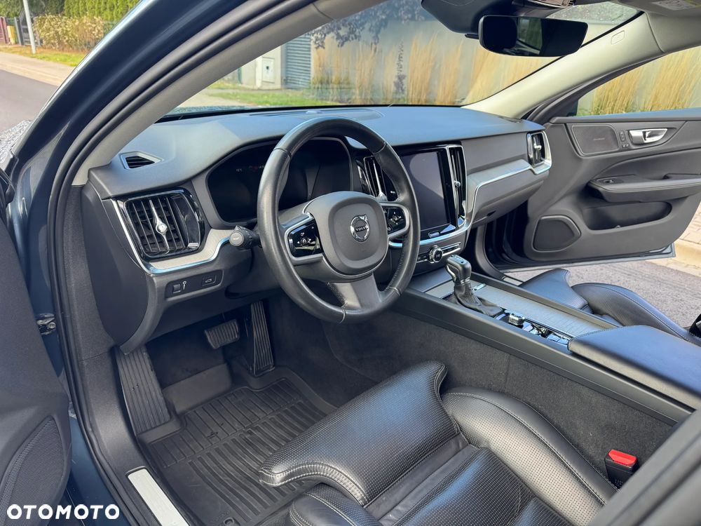 Volvo V60 Cross Country 2019 photo 5