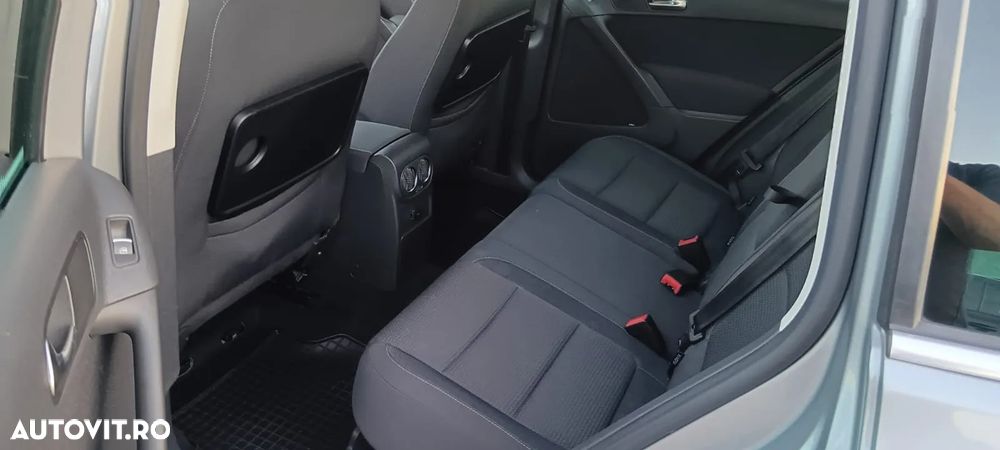 Volkswagen Tiguan 2.0 TDI DPF 4Motion BlueMotion Technology Lounge Sport & Style - 5