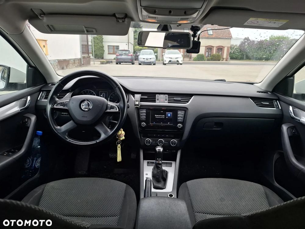 Skoda Octavia 2.0 TDI Ambition DSG - 4