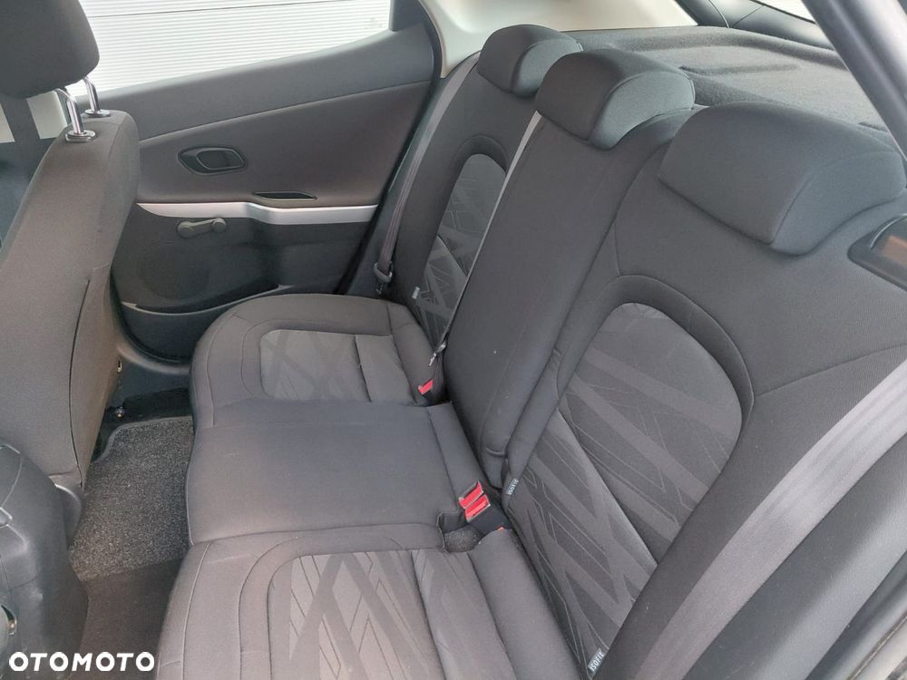 Kia Ceed 1.4 CVVT Dream-Team Edition - 11