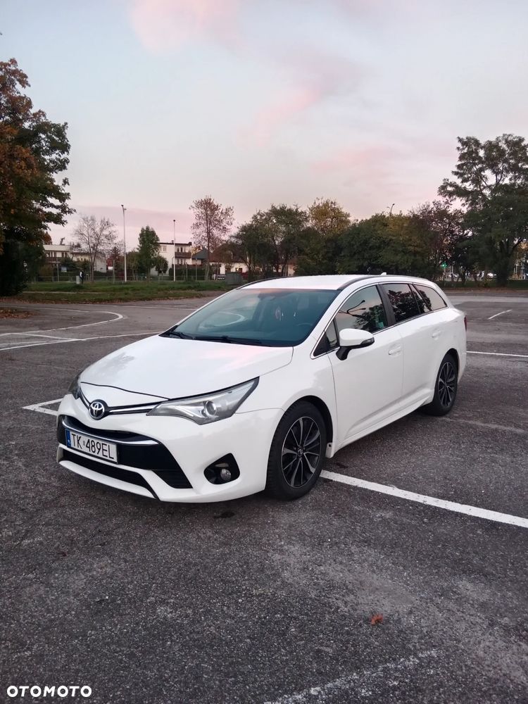 Toyota Avensis 2.0 D-4D Premium - 3