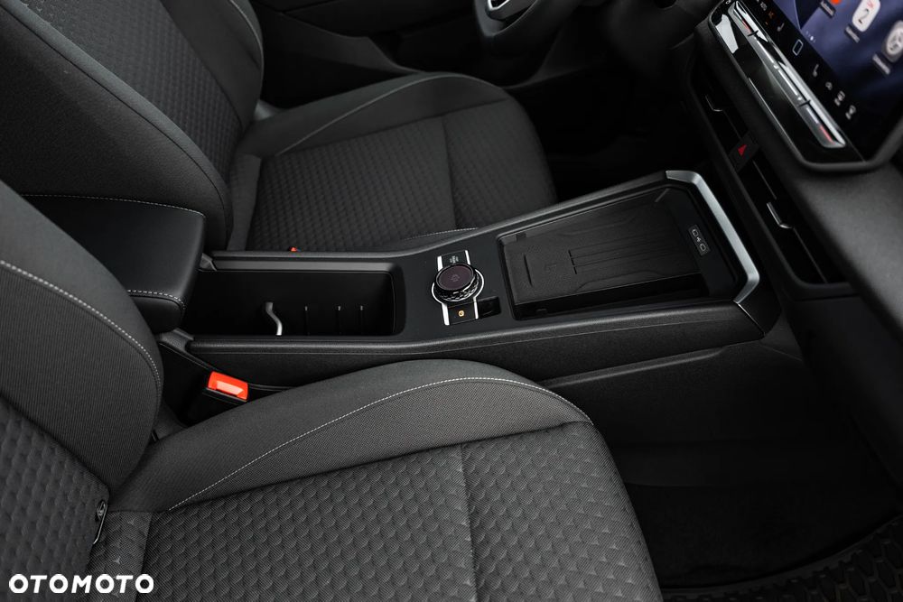 Volkswagen T-Roc 1.5 eTSI Life DSG - 29