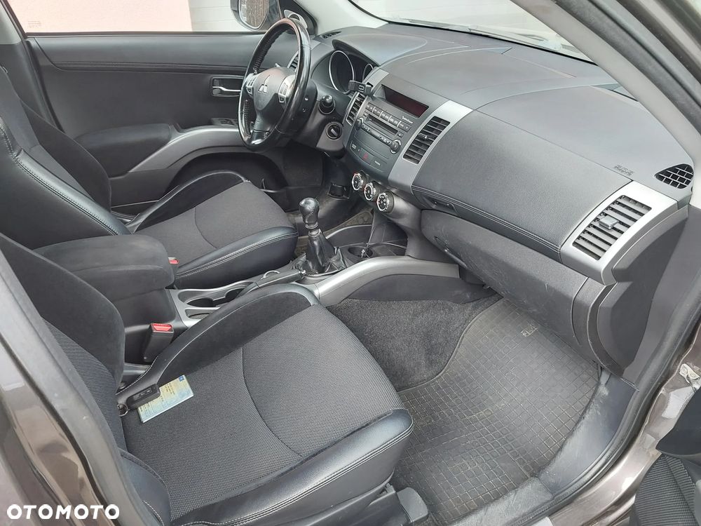 Mitsubishi Outlander 2.0 DID Intense + - 8