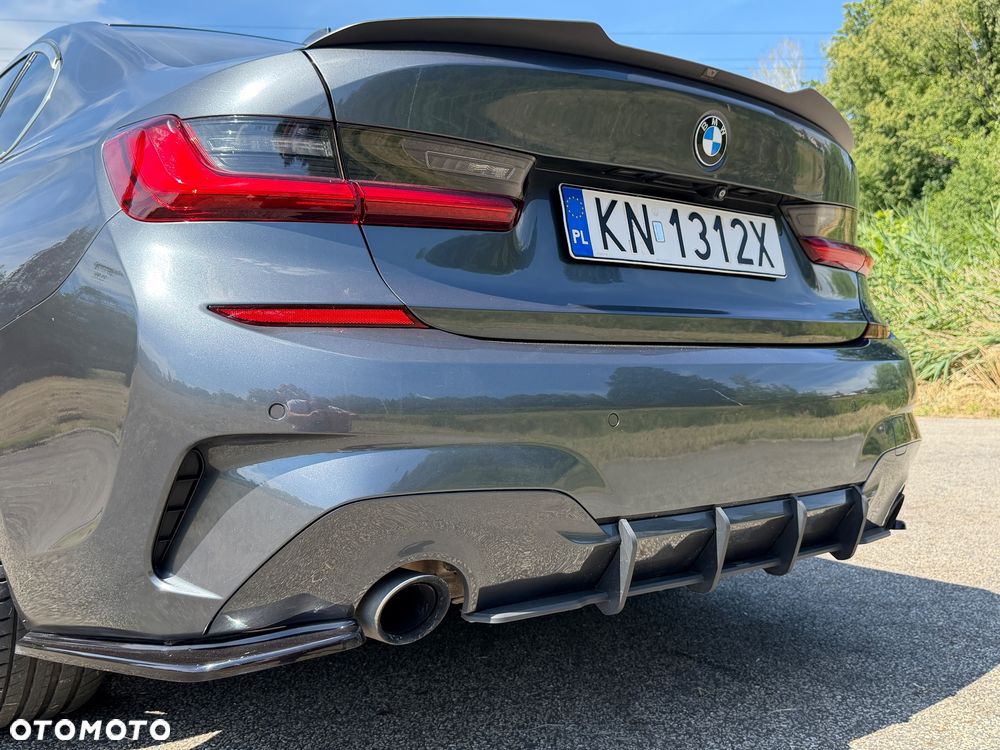 BMW Seria 3 330i xDrive M Sport - 11
