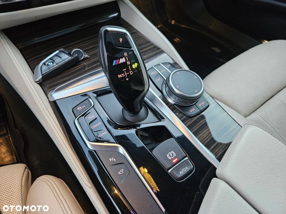 BMW Seria 5 520d xDrive Sport - 23