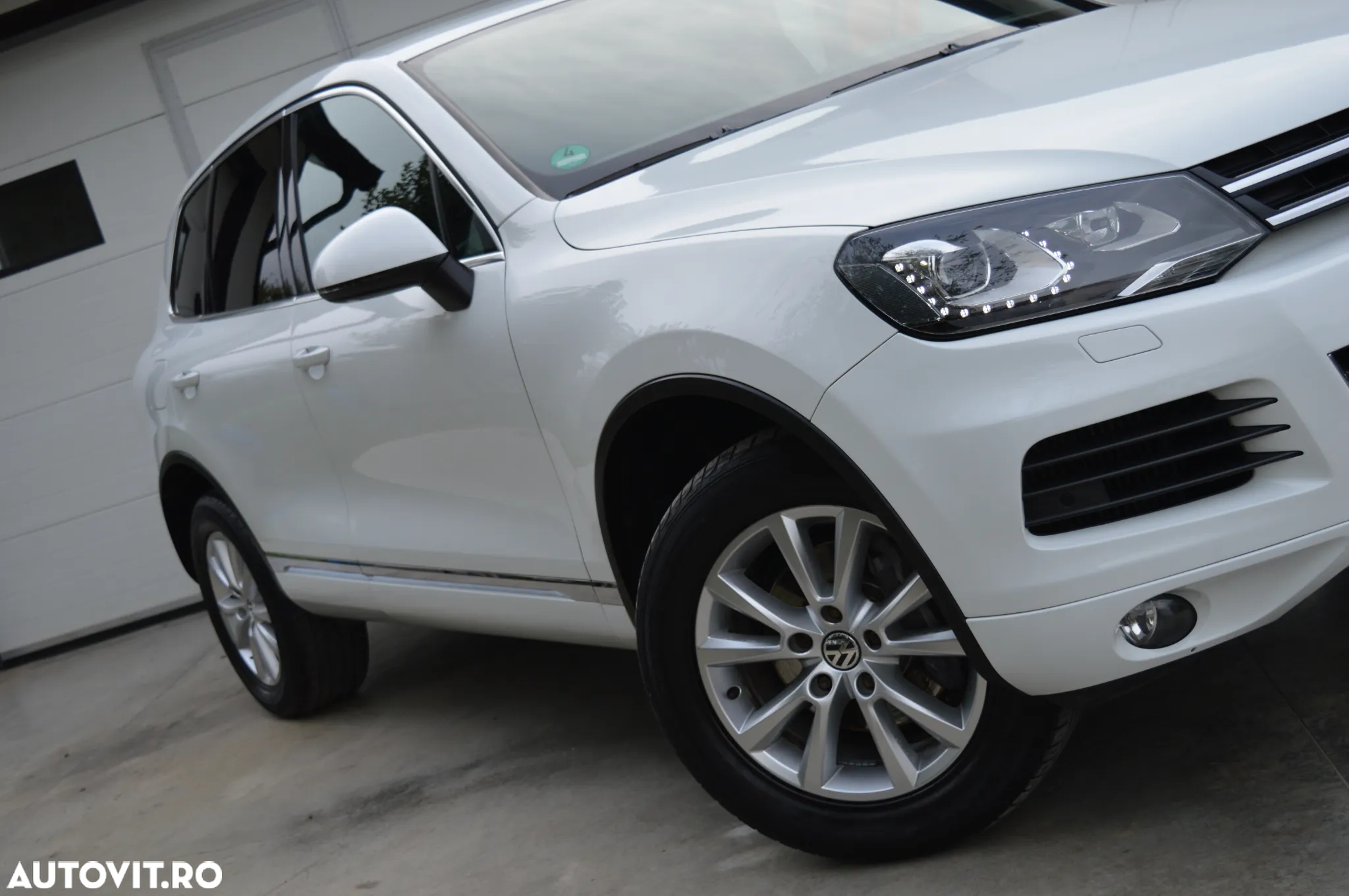 Volkswagen Touareg 3.0 V6 TDI BMT - 10
