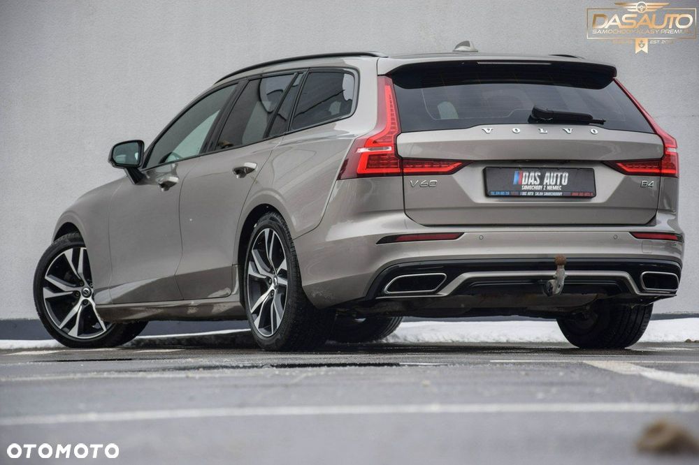 Volvo V60 B4 D R-Design - 11