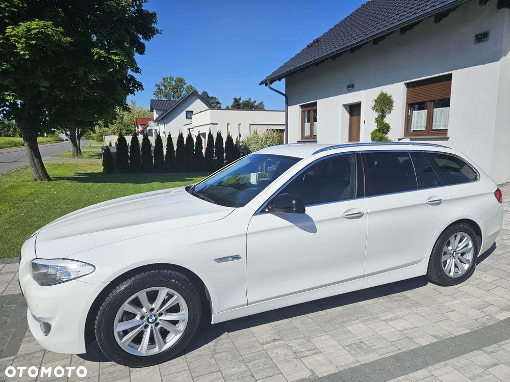 BMW Seria 5 525d xDrive - 4