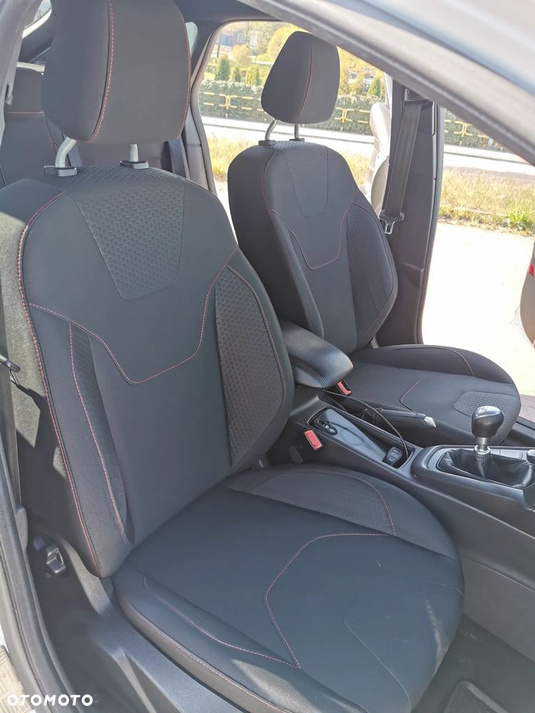 Ford Focus 1.0 EcoBoost Start-Stopp-System ST-LINE - 8