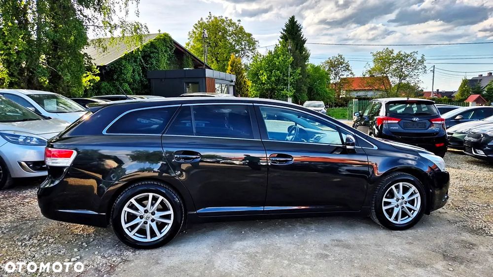 Toyota Avensis Touring Sports 1.8 Executive - 12