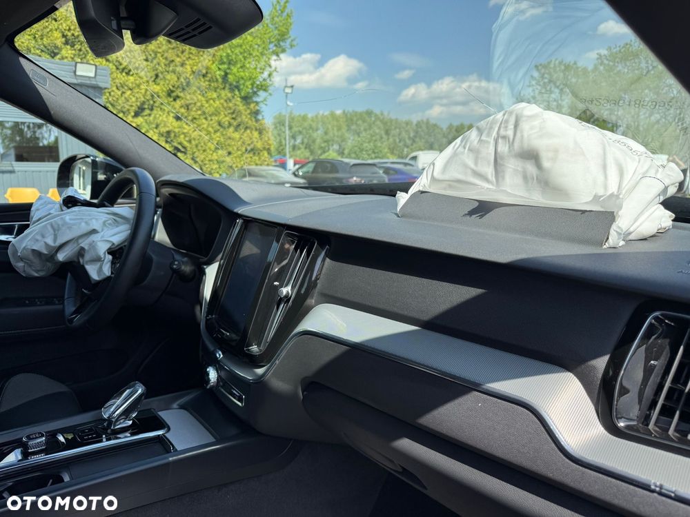 Volvo XC 60 ver-b4-d-awd-plus-dark - 17