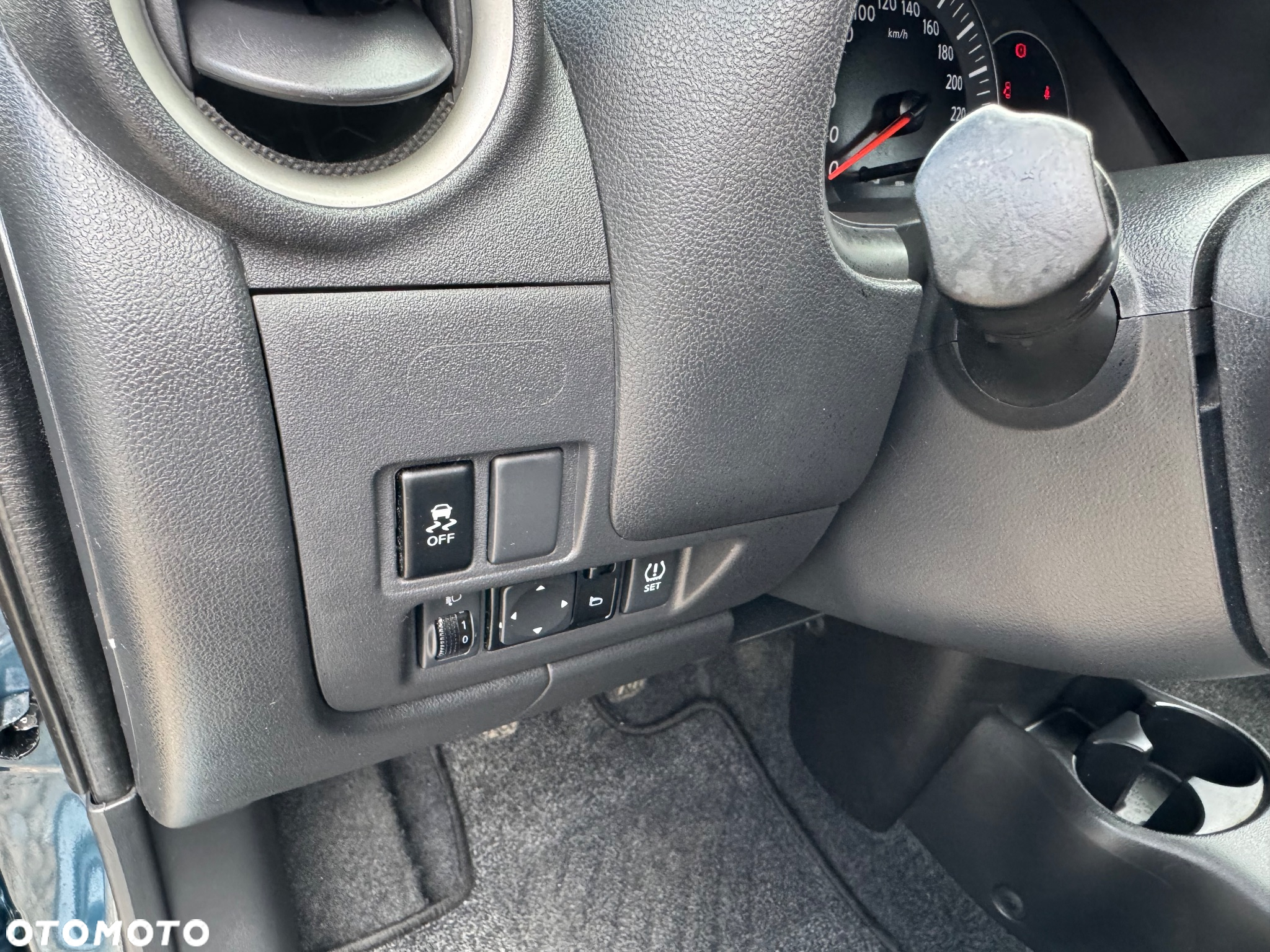 Nissan Micra - 25
