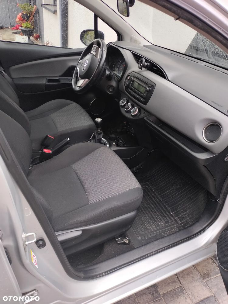 Toyota Yaris 1.0 Life EU6 - 18