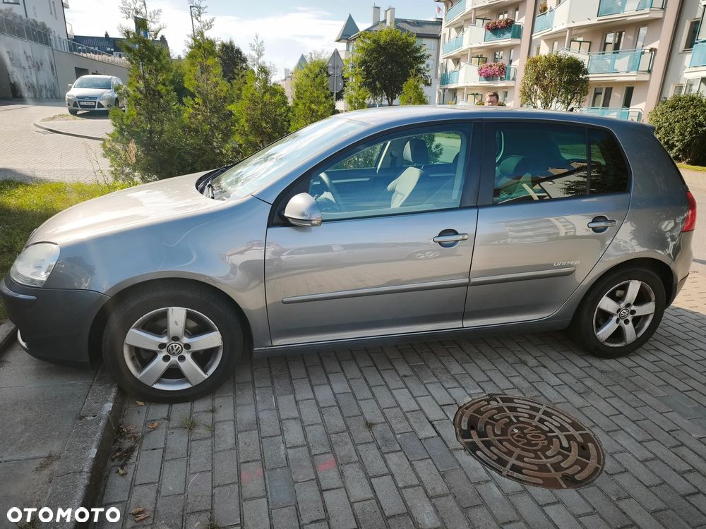 Volkswagen Golf - 5
