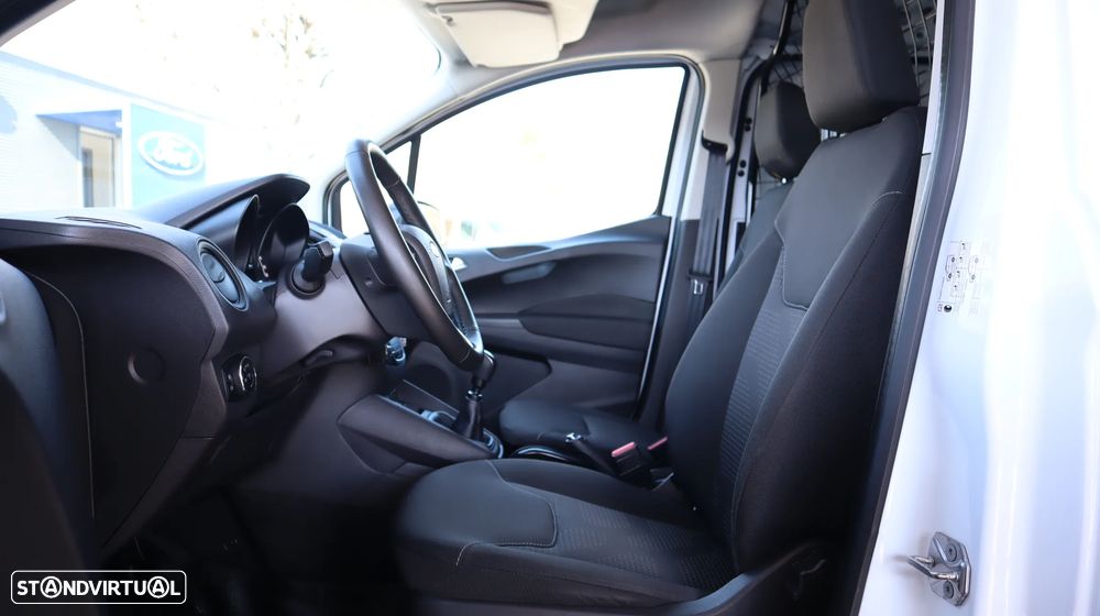 Ford Courier Van - 27