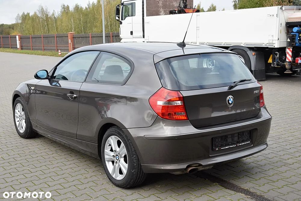 BMW Seria 1 116i - 22