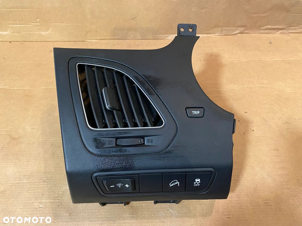 Kratka nawiewu plastik deski 84721-2Y000 Hyundai IX35 OE - 1