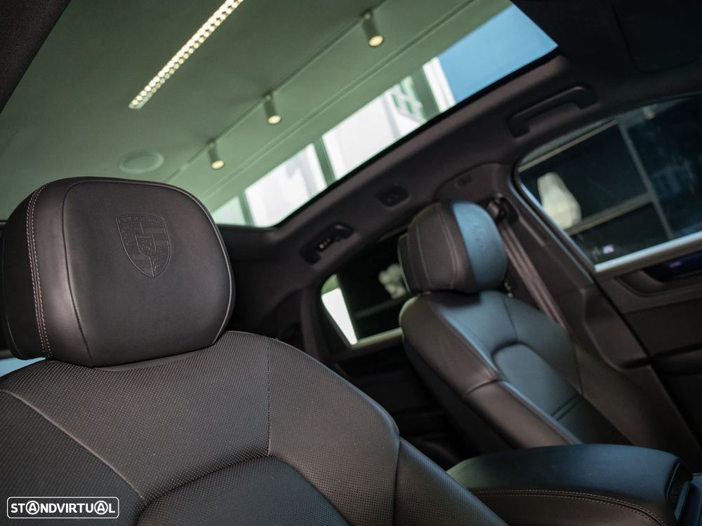 Porsche Cayenne Coupé E-Hybrid Black Edition - 48