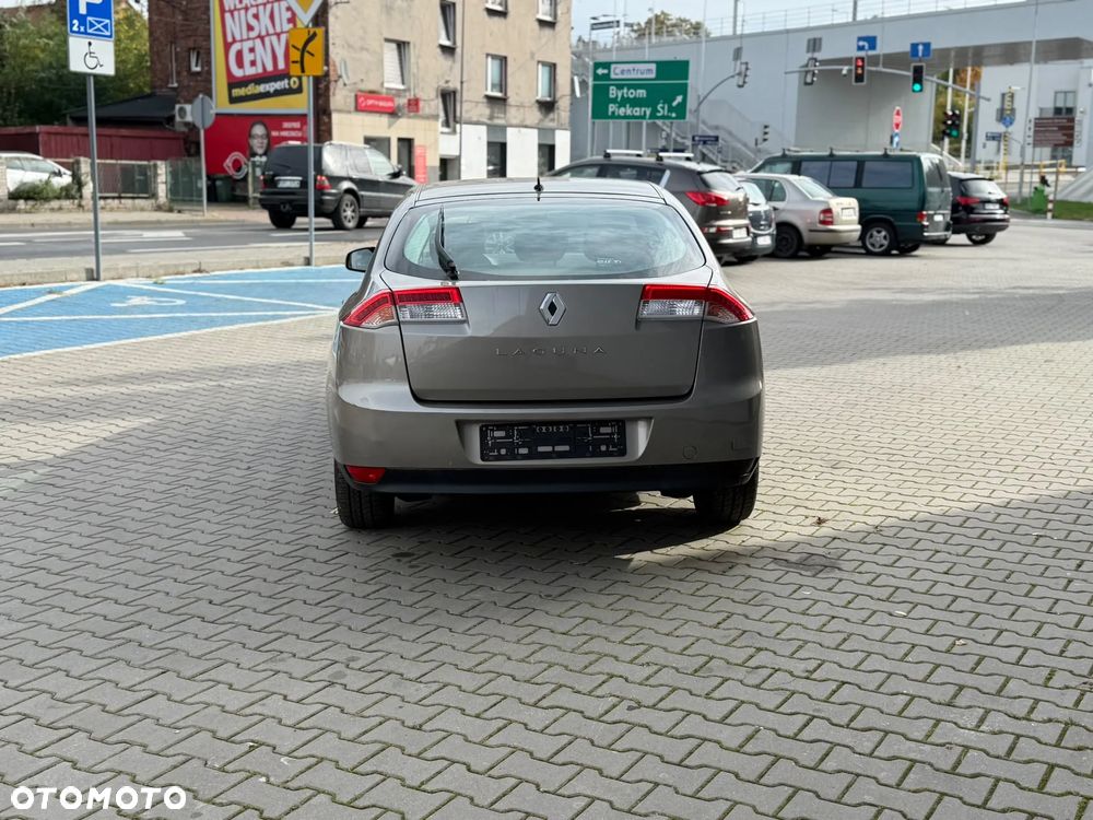 Renault Laguna 1.6 16V Emotion - 8