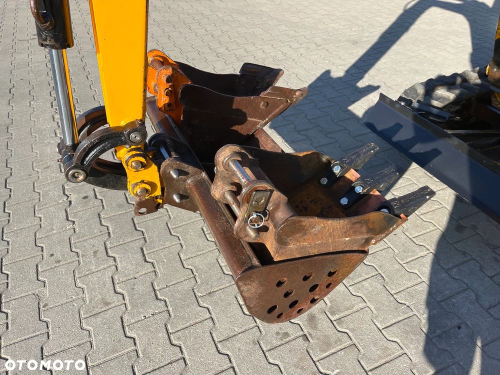 JCB 8020 CTS - 13