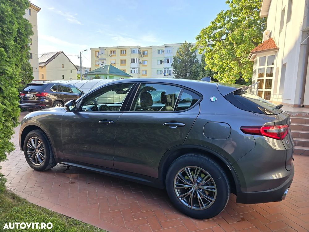 Alfa Romeo Stelvio 2.0 Turbo 16V AT8-Q4 Sprint - 5