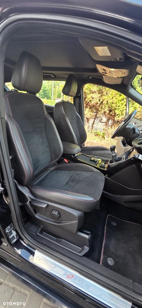 Ford Kuga 2.0 TDCi 4x4 ST-Line - 37