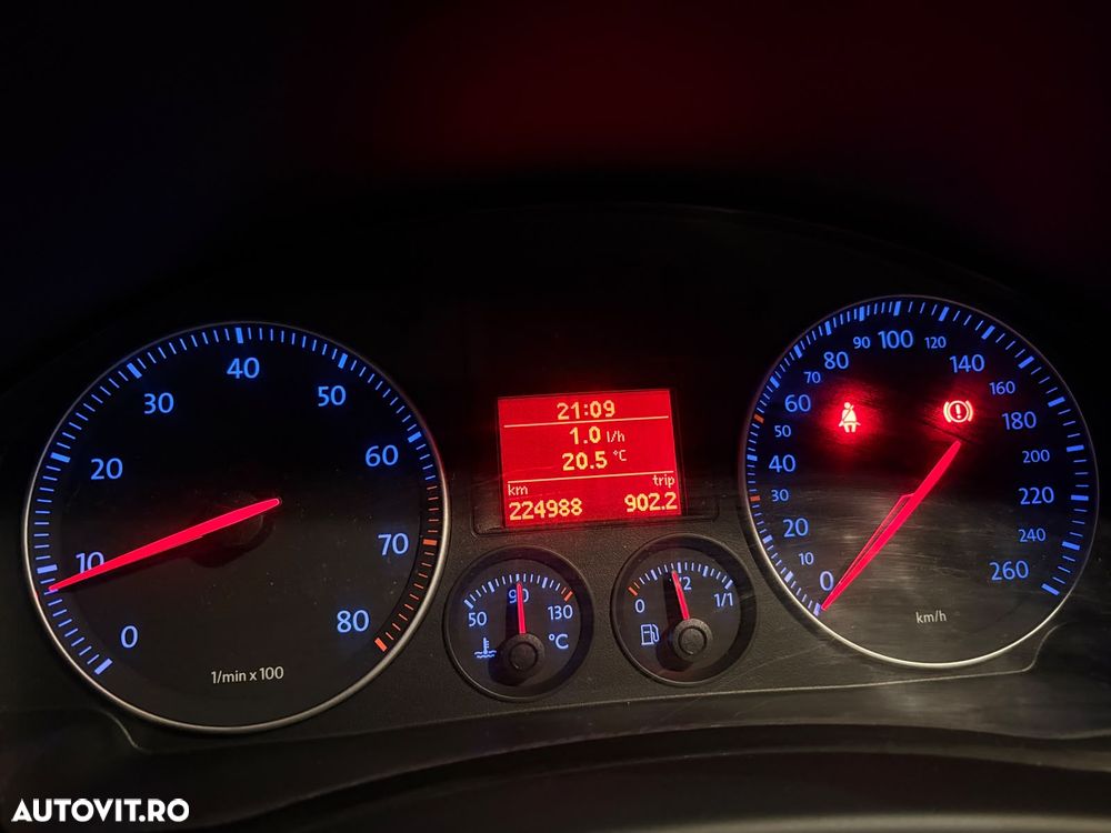 Volkswagen Golf Plus - 14