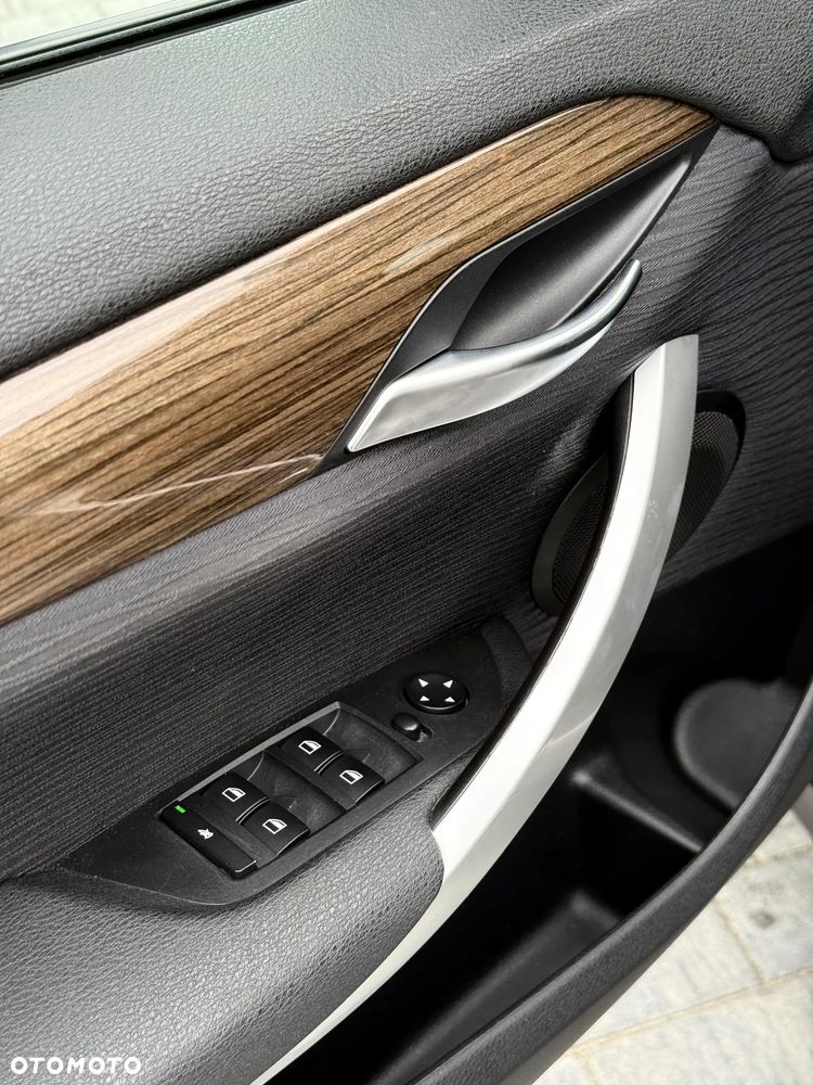 BMW X1 sDrive18i - 19