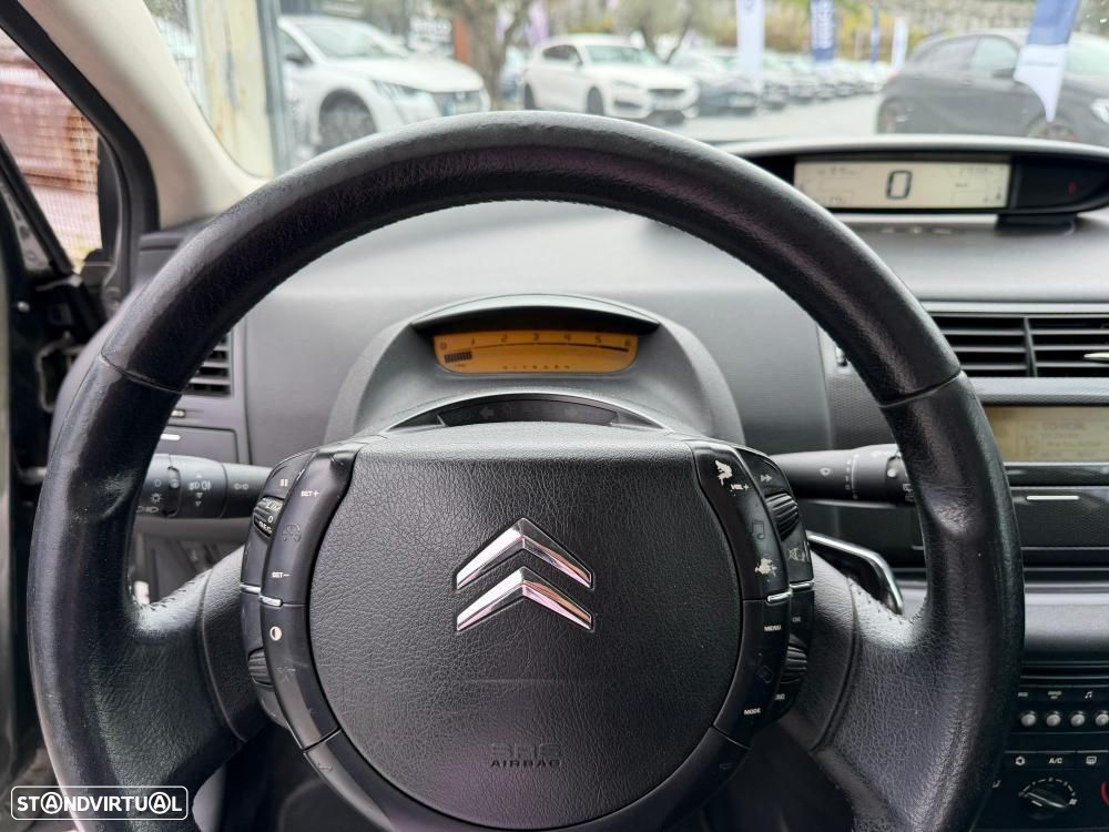 Citroën C4 Coupé 1.6 HDi 110 VTR Pack - 17