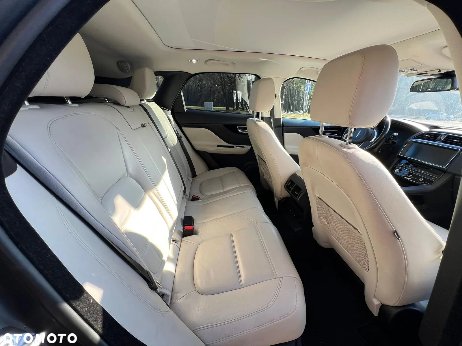 Jaguar F-Pace 2.0 i4P AWD Prestige - 4