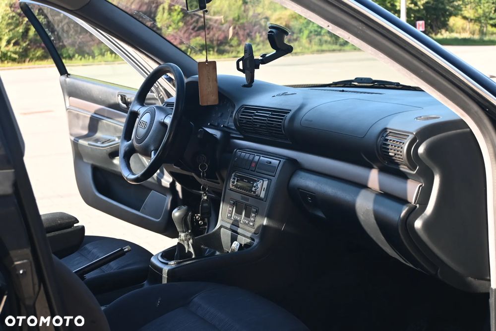 Audi A4 Limousine - 17