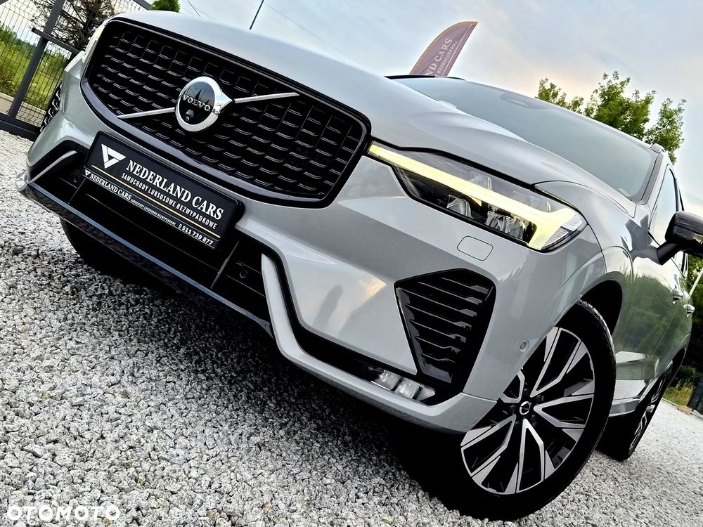 Volvo XC 60 B4 D AWD Plus Dark - 2