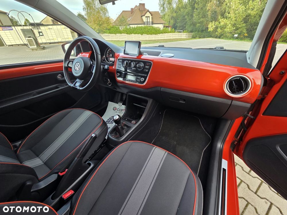 Volkswagen up! groove - 13