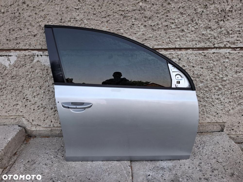 DRZWI PRZÓD PRZEDNIE PRAWE VW GOLF VI 6 LA7W