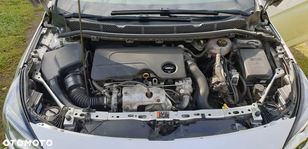 Opel Astra 1.6 CDTI Dynamic S&S - 11