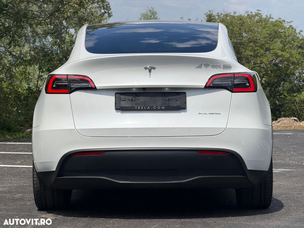 Tesla Model Y Long Range Dual Motor AWD - 7
